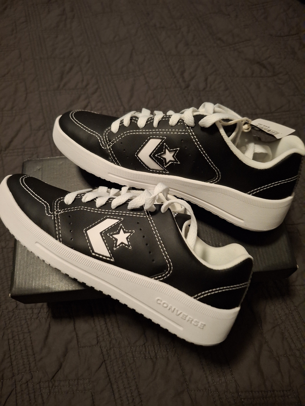 Converse Black & White Low-Top Sneakers Mens 4/ Womens 5.5